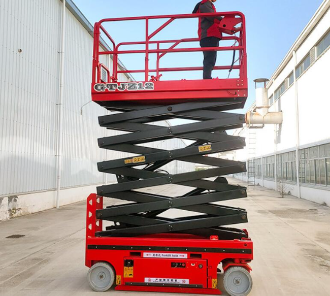 大方自行走移动式升降机